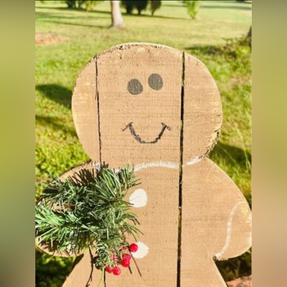 *Rustic Wood Gingerbread Man on Base, 16” - Picture 3 of 10